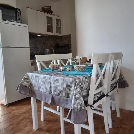 Flora Fronte Mare קאסטלסארדו