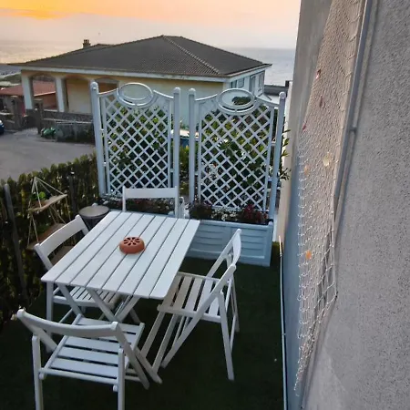 Flora Fronte Mare * קאסטלסארדו