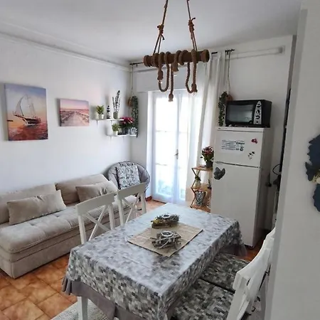 Flora Fronte Mare בית נופש קאסטלסארדו