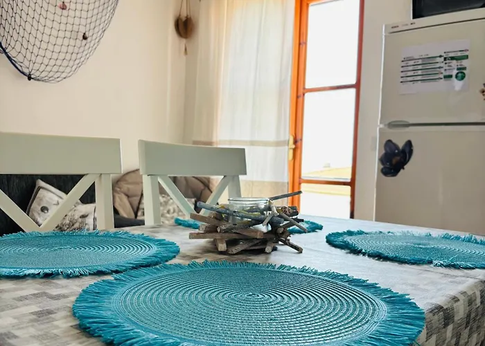 Flora Fronte Mare Кастельсардо