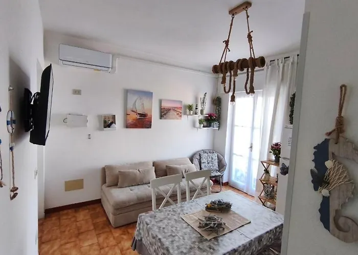 Flora Fronte Mare * Кастельсардо